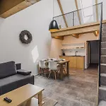 - Eisgrub Hotel apartamentowy 4*