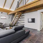 - Eisgrub Hotel apartamentowy 4*