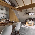 - Eisgrub Hotel apartamentowy