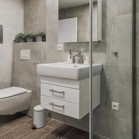 - Eisgrub 4* Lednice