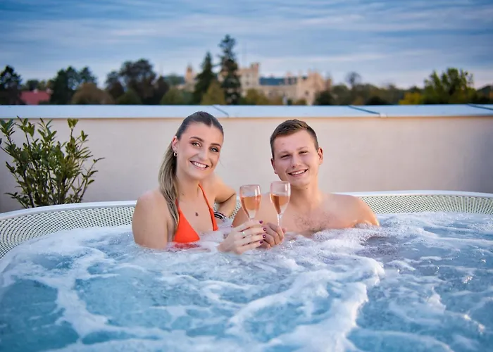 - Eisgrub Aparthotel 4*